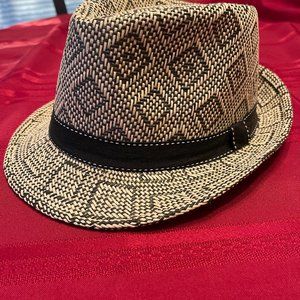 New -  Men Beautiful Cream & Black Color Hat